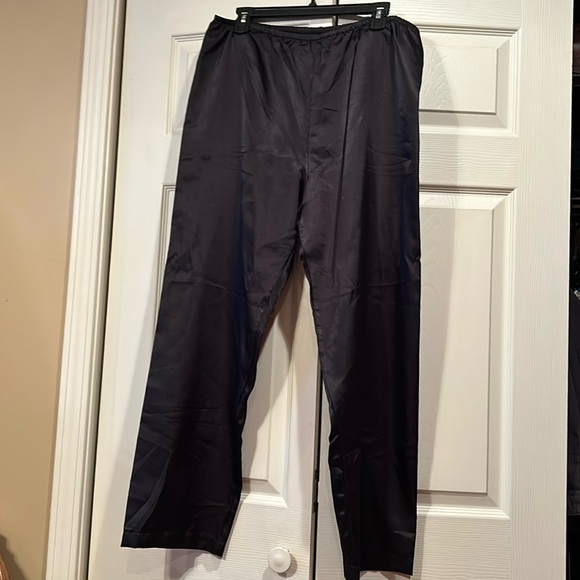 Medium - Black - Polyester Pant Liner - Pant Slip - Picture 1 of 5